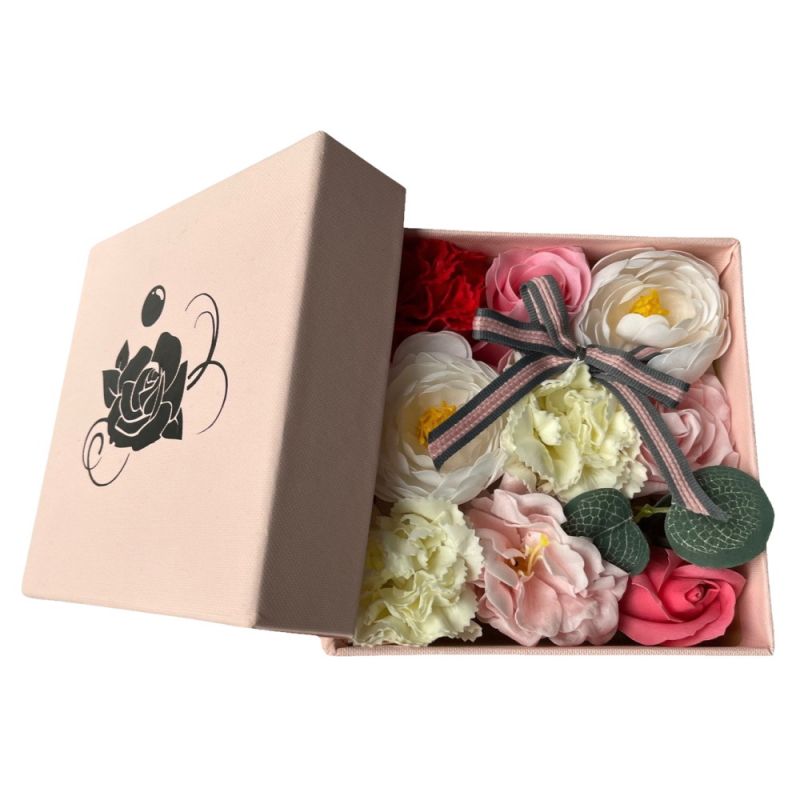 https://www.boukeo.fr/1166-large_default/coffret-cadeau-de-fleurs-de-savon.jpg