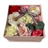 coffret cadeau original de fleurs de savon rose