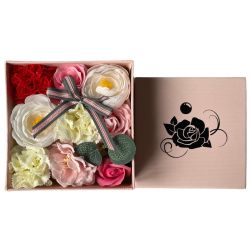 coffret cadeau original de fleurs de savon rose