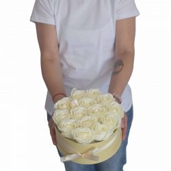 Coffret rond de 13 Roses de savon : Blanc