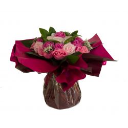 Bouquet de naissance : 8 layettes Rose