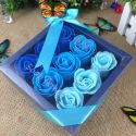 Boîte cadeau de 9 fleurs de savon : Bleu