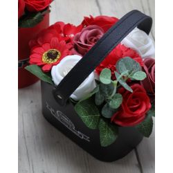 Bouquet petit panier : Fleurs de savon rouge